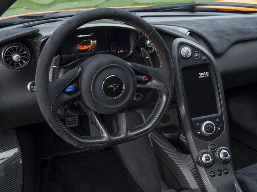 Детали интерьера McLaren P1 XP05 (990006) 2013 года  (фото 20 из 89)